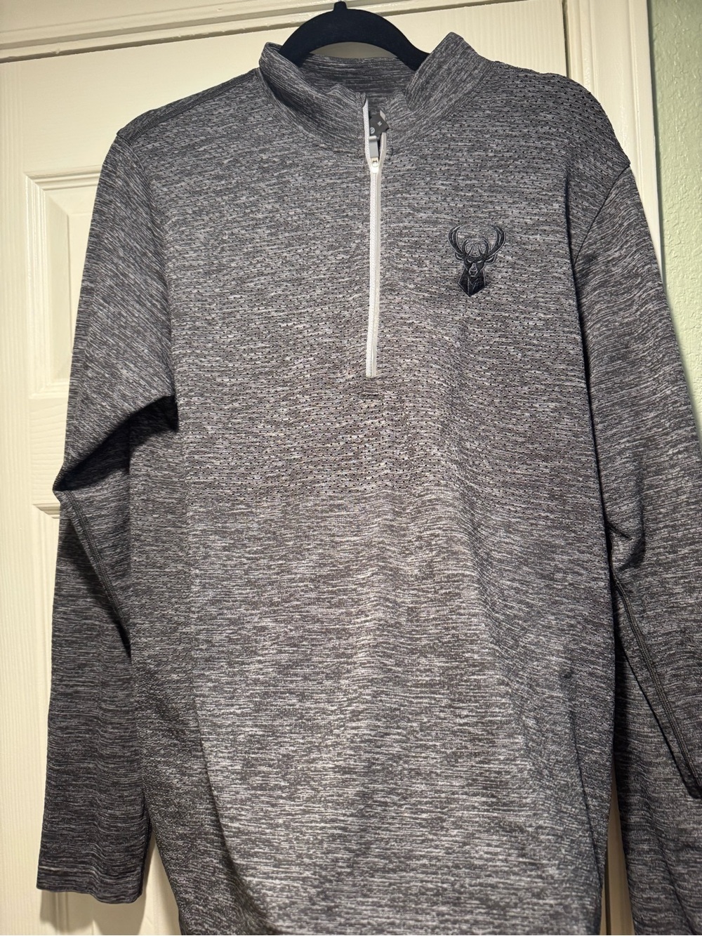 lululemon Milwaukee Bucks Men's Heather Gray Zip-Up Pullover